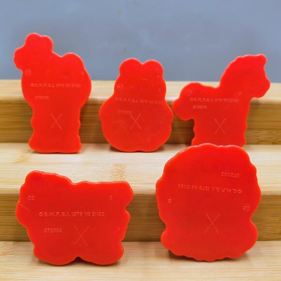 Vtg Kenner GMFGI Animal Ark Play Doh Cookie Cutters Camel Lion Horse Sheep Bear - Picture 2 of 5